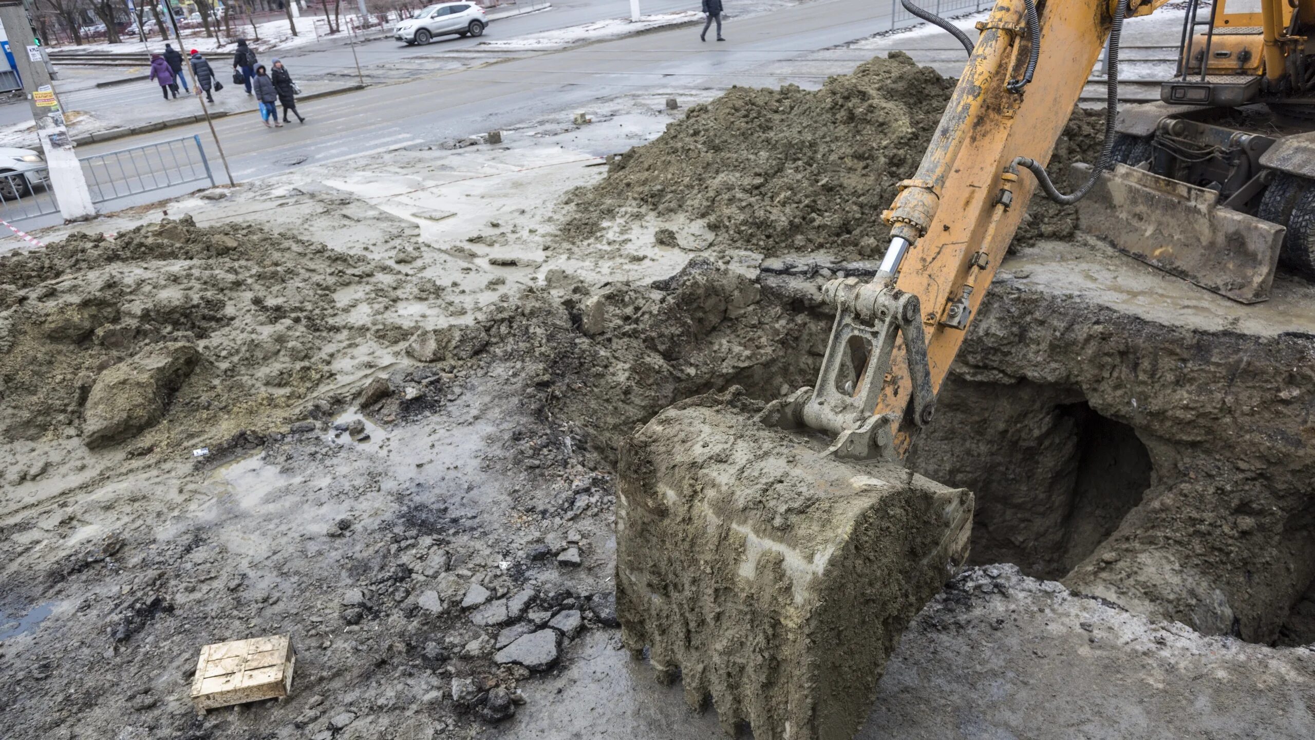 В октябрьском нет воды сегодня почему. Концессия водоснабжения Волгоград Краснооктябрьский. Коммунальная авария в Волгограде. Авария на водопроводе в Волгограде сегодня. Авария на водопроводе Волгоград.