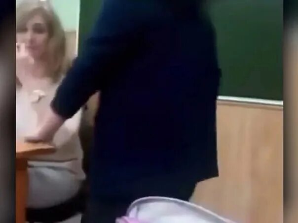 Дрочит На Дистанционном Уроке