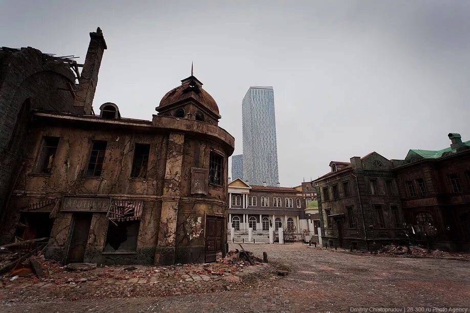 Фергью город. Город который был полностью. Разрушенный город с высоты. Берлин город призрак. Город который был полностью.