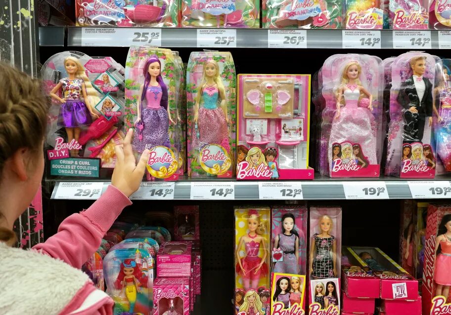 Сколько будет кукла 5. Сколько будет кукла 5. Кукла сколько идет. Интерактивная кукла shantou gepai настенька 60 см my010-2. Магазин барби на алексеевской в 90 годы.