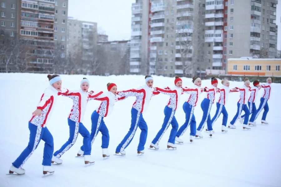 конькобежный спорт преображенский парк екатеринбурга. дюсш 19 екатеринбург хоккей. дюсш 19 мурманск. дюсш 19 детский стадион кировградская. стадион логотип.