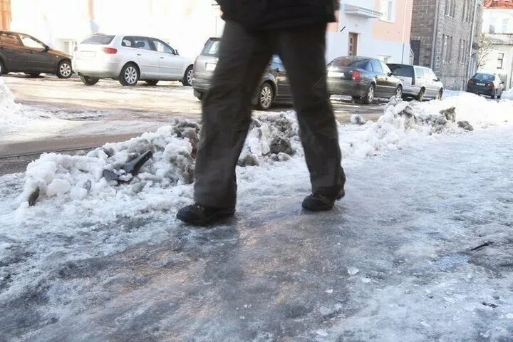Как быстро снять лед на тратуаре Антилед компании Grass против Льда YouTube