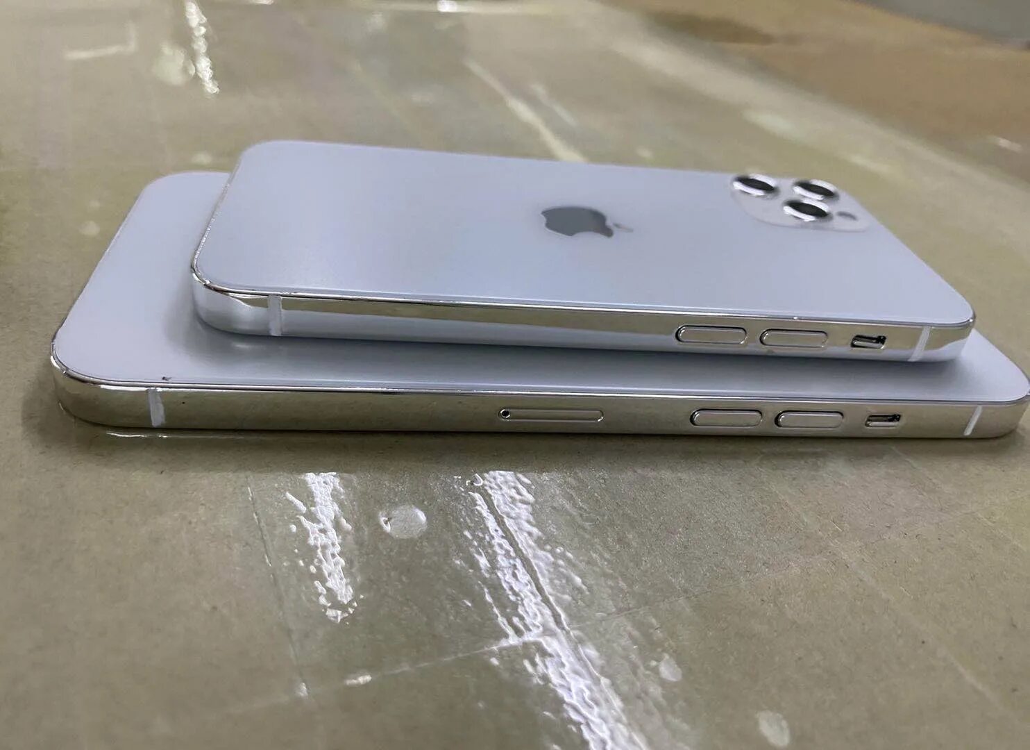 Как будет выглядеть iphone. Iphone 12 pro линейка. apple iphone 12 pro max. apple iphone 12 фото. айфон 13 сбоку.