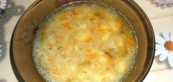 Уха из карпа. Рецепт приготовления ухи с пшеном. Уха с пшеном. Суп кулеш с пшеном. Уха с перловкой.