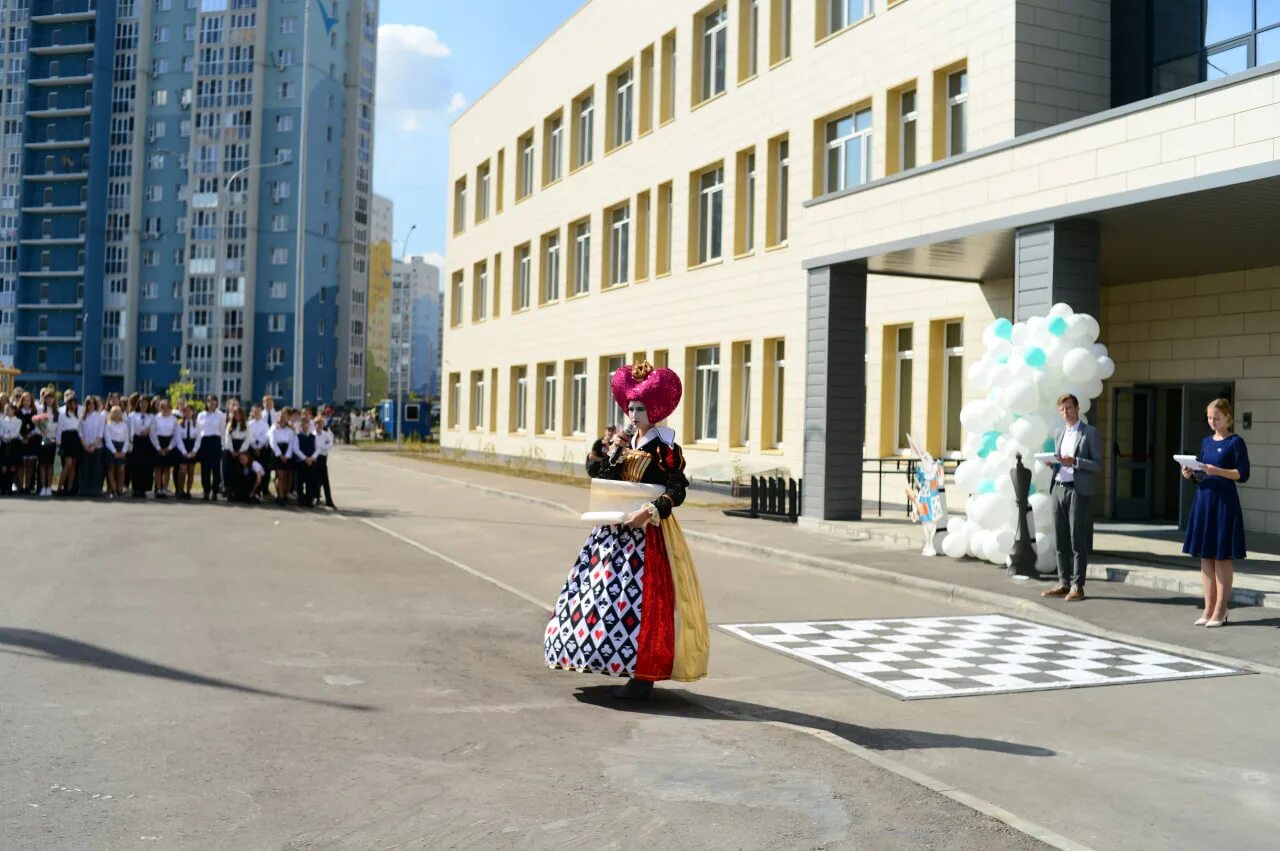 Школа 800 автозавод. Школа 800 Нижний Новгород Автозаводский. Нижний Новгород школа 800 новая школа. Школа 800 Нижний Новгород Сормово. Школа 800 Нижний Новгород микрорайон Юг.