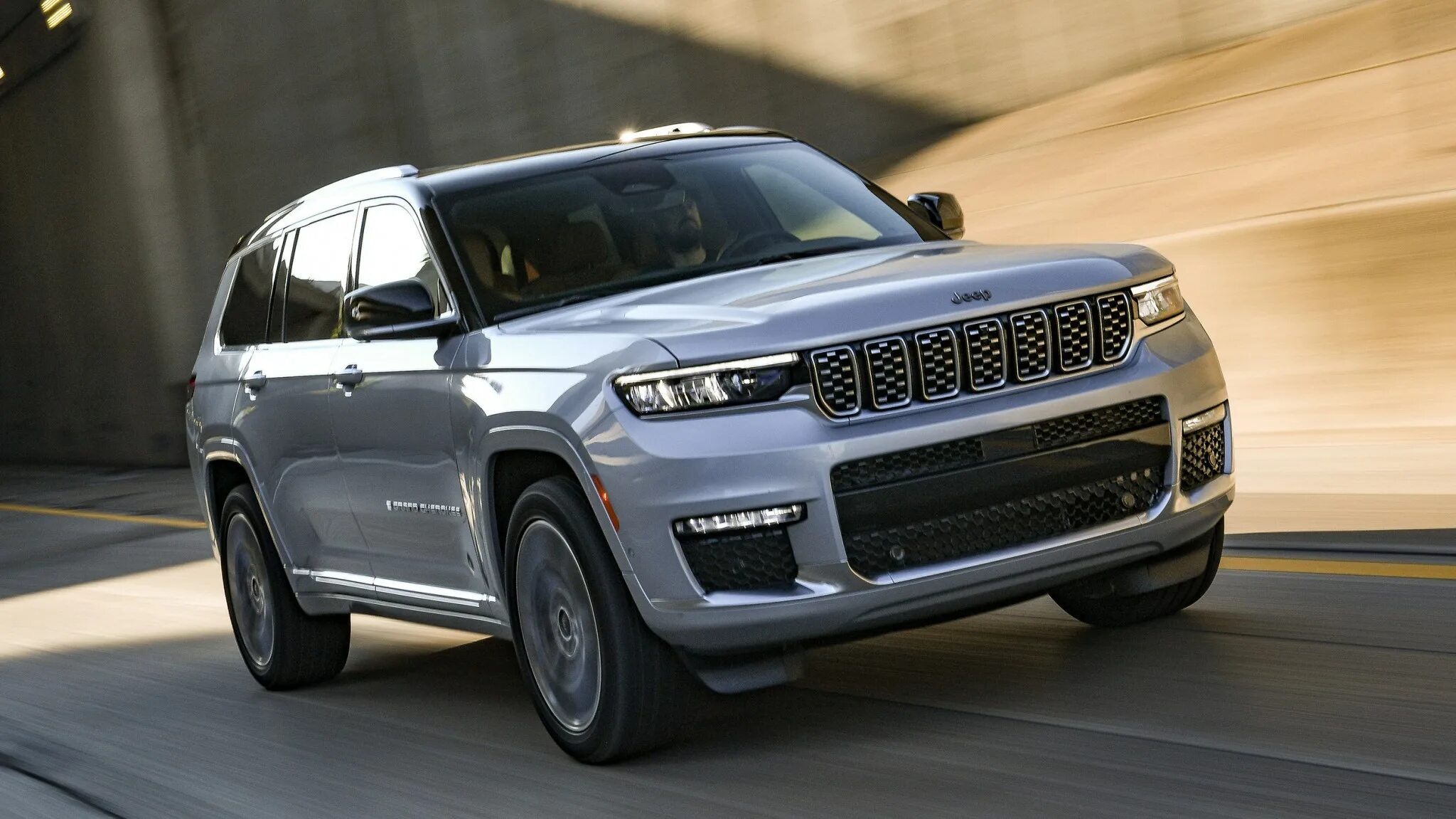 Джип 2025 года. Джип гранд чероки 2025. grand cherokee 4xe. китайский гранд чероки 2025. новый китайский джип чероки.