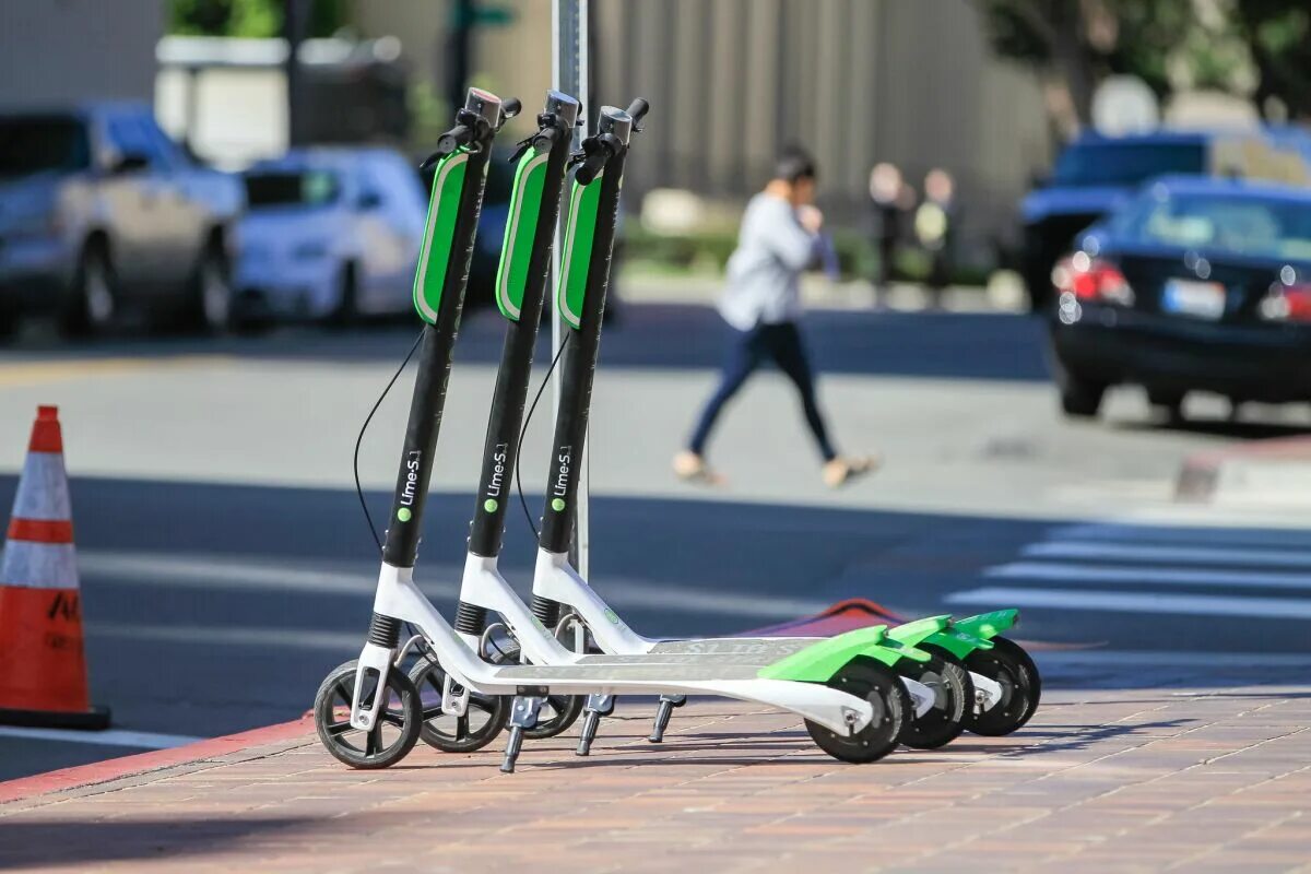 Электросамокат фирмы Scooter. Прокатный электросамокат. Самокаты напрокат. Самокат электрический напрокат. Когда появятся самокаты вуш