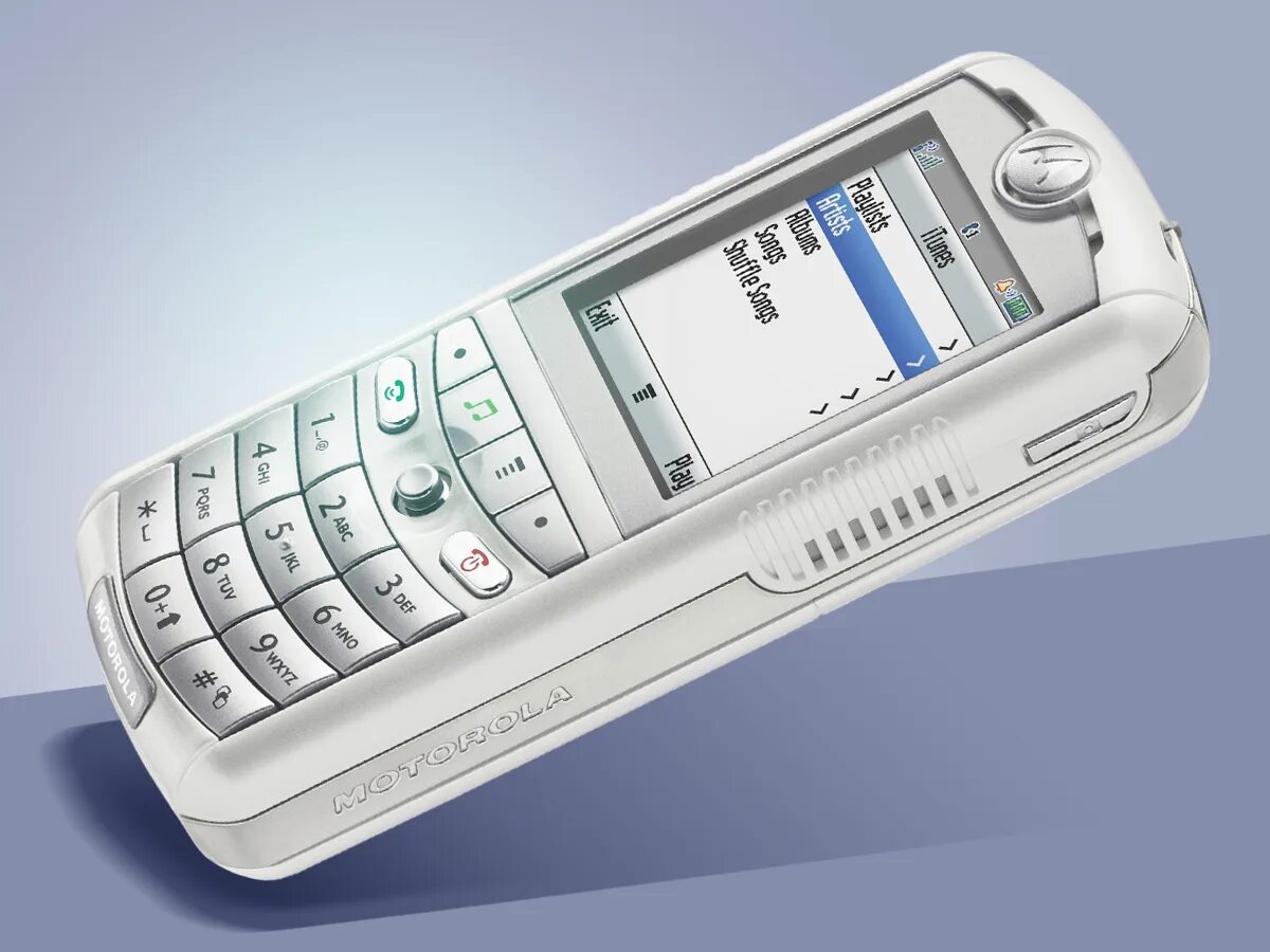 Сотовый телефон 2000. Motorola ROKR 2005. Motorola ROKR e1. Моторола е398. Моторола раскладушка 2005.