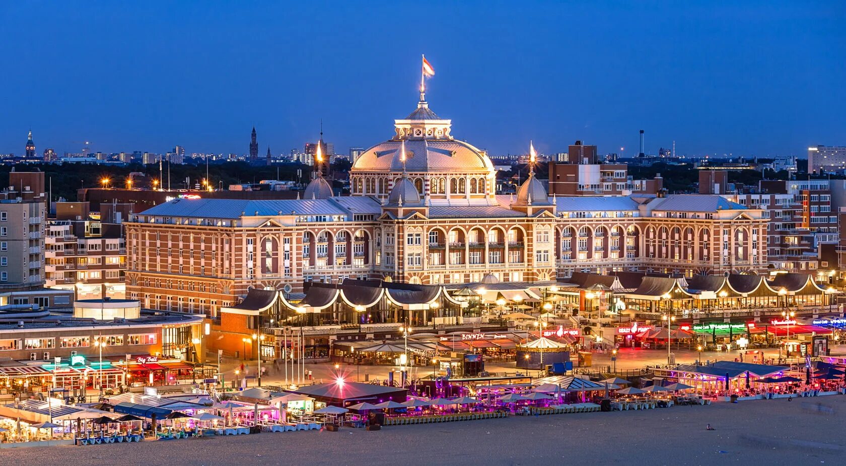 Scheveningen Нидерланды. Den Haag Нидерланды. Scheveningen Pier Гаага. Гаага старый город. Гаага что это