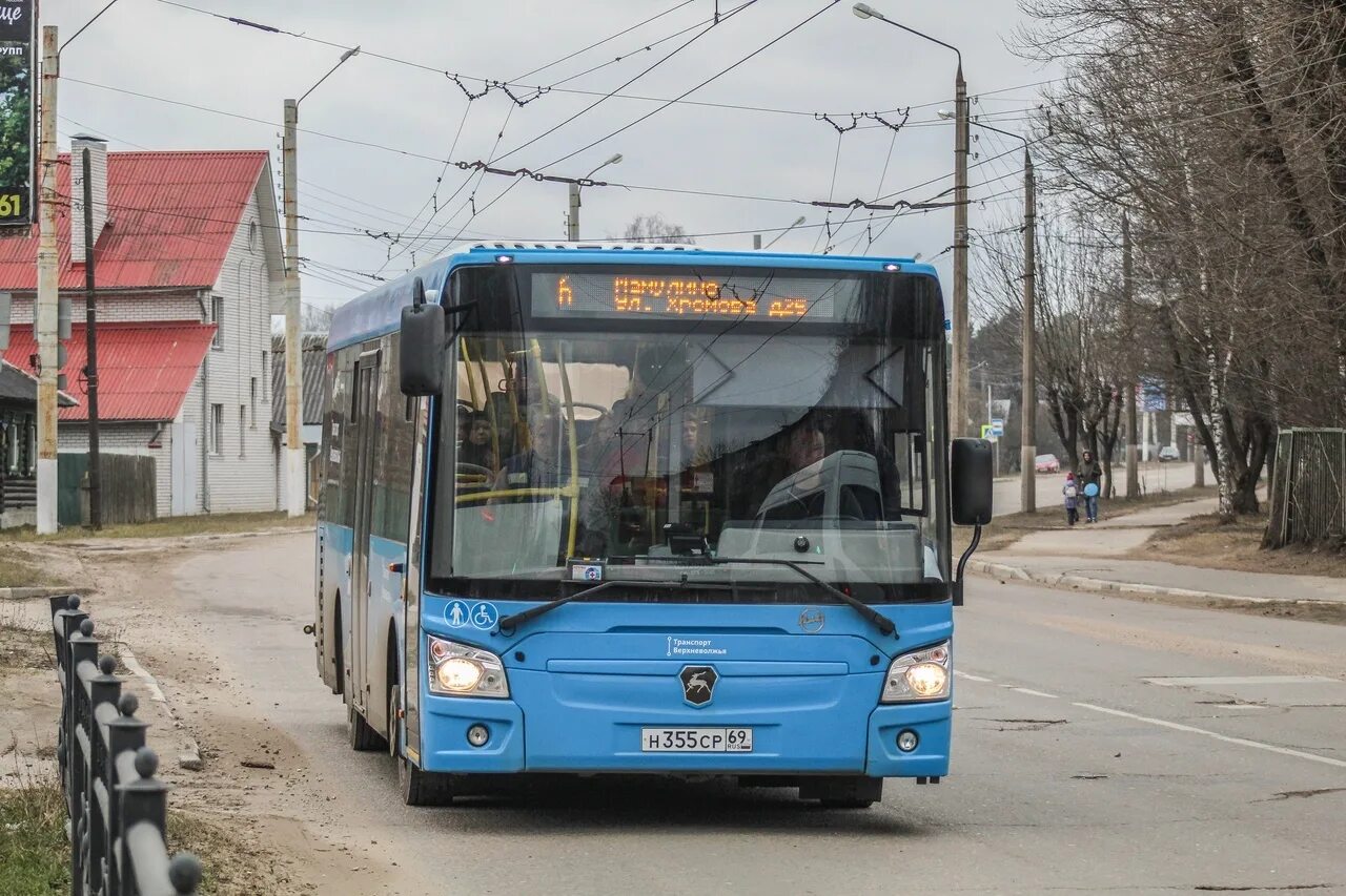 Маршрут 233 тверь. Лиаз 4292 тверь. синий автобус тверь. 233 автобус тверь. новые автобусы тверь.