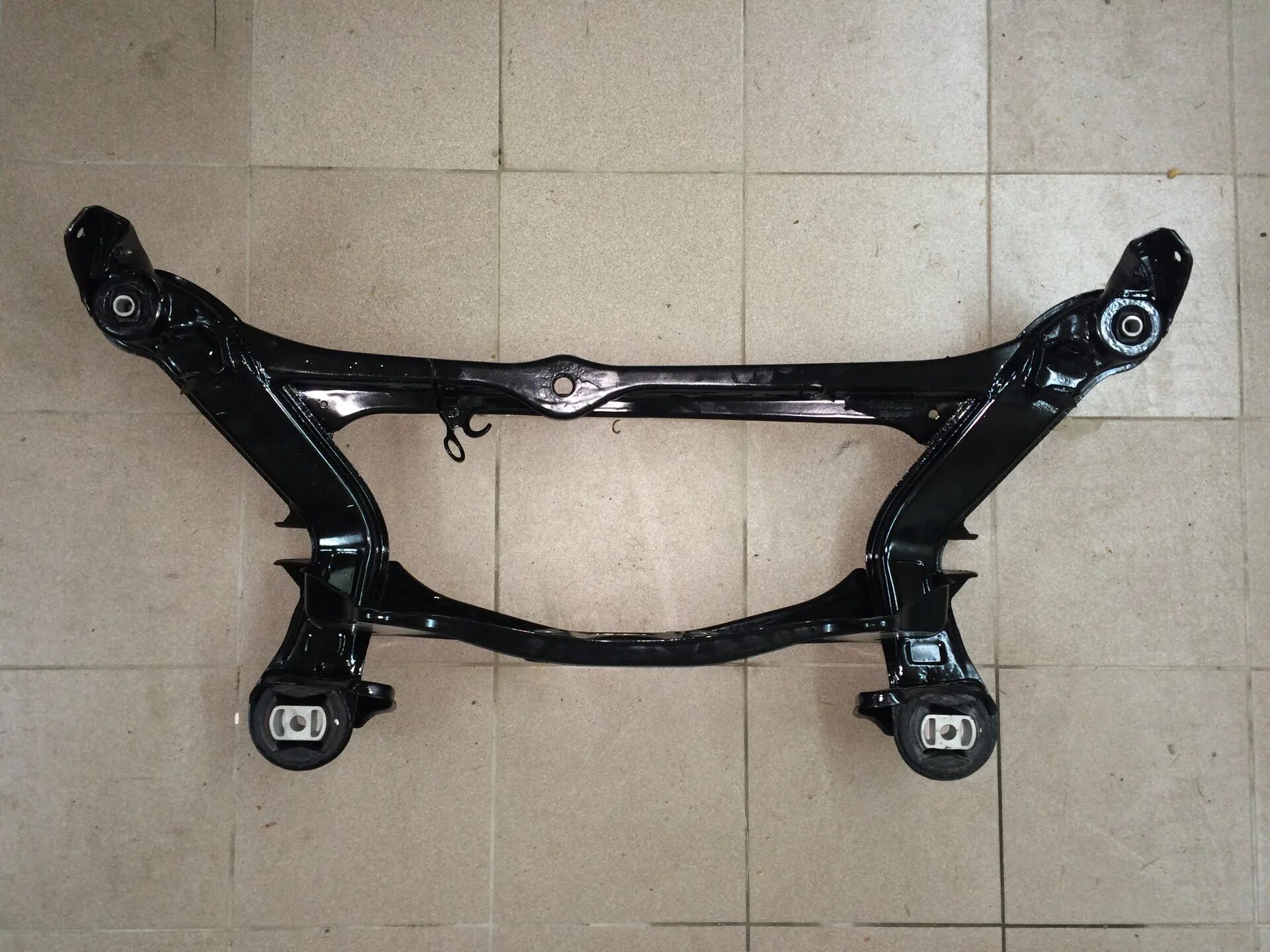 подрамник 124. передний подрамник w140. W124 балка. интегральная балка мерседес что это. задняя балка mercedes w202.