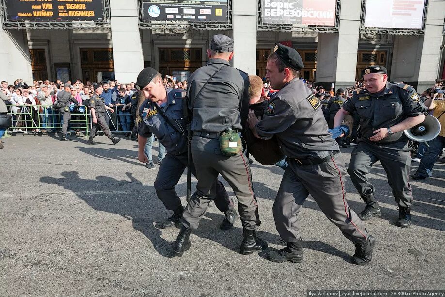 Следующий марш. Марш несогласных 2010. разгон марша несогласных. марш несогласных триумфальная. разгон марша несогласных у тюза.