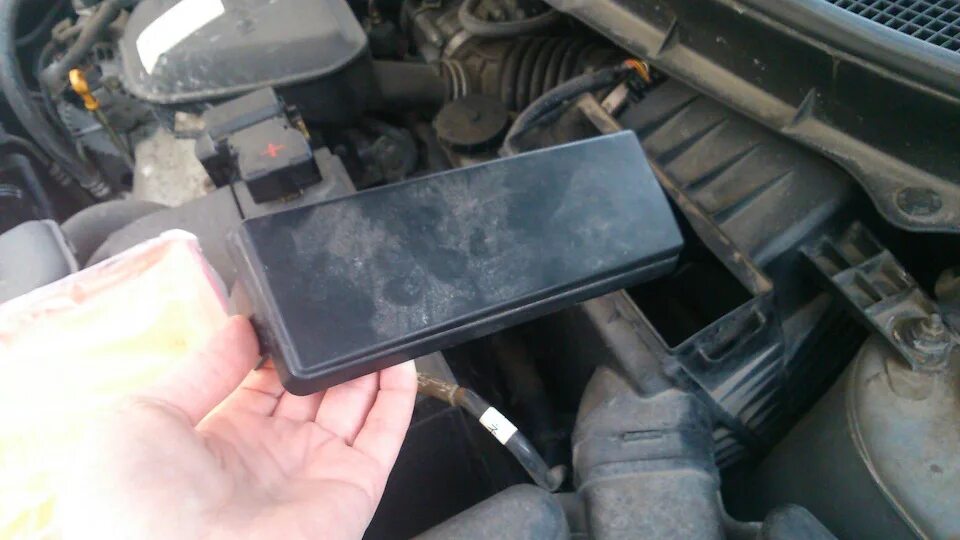 Nissan x trail т 30 топливный фильтр. Воздушный фильтр ниссан икстрейл т31. 5. Nissan x-trail 31 дизель сепаратор. Воздушный фильтр ниссан икстрейл т31.