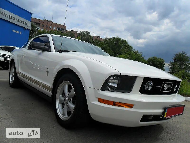 Мустанг 2007. Ремонт форд мустанг. Ford mustang 2005. Форд мустанг 2030. Форд мустанг 2005.