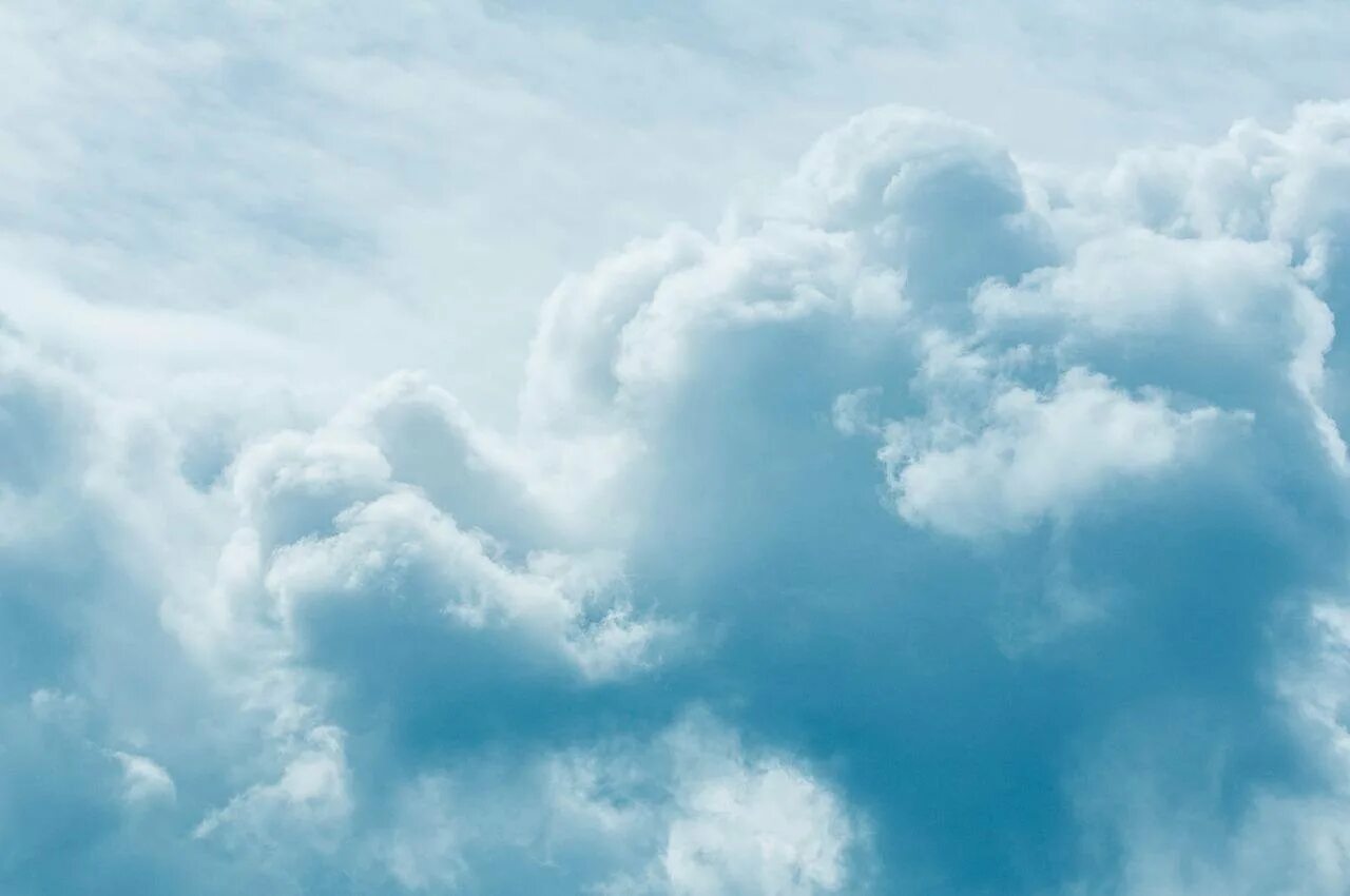 Облако счастья. Облако в виде улыбки. Туча счастье. Небо с облаками. Сердце из облаков.