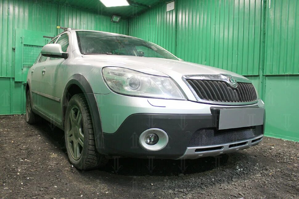 Бампер шкода скаут. Защита радиатора octavia a5. защита радиатора шкода октавия а5. сетка радиатора octavia a5. защита радиатора skoda octavia a5 fl.