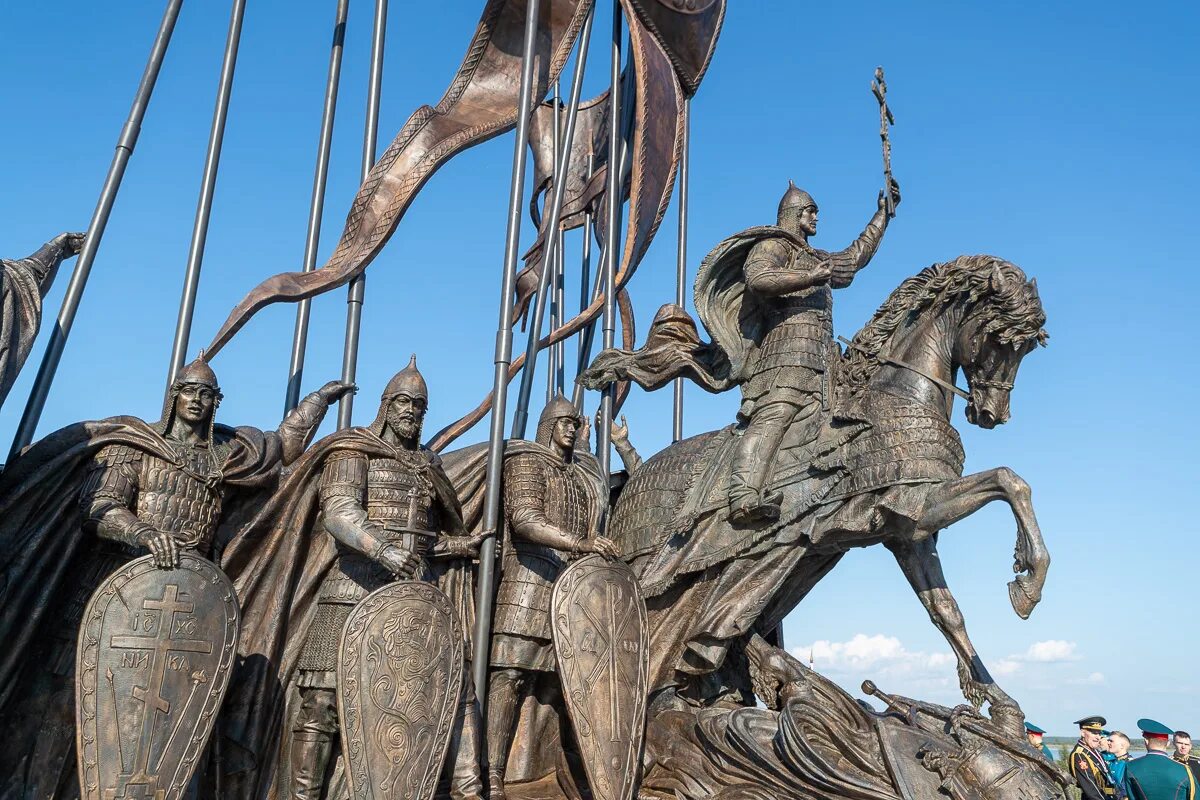 Памятник александру невскому на чудском самолва. Памятник александру невскому на чудском озере новый 2021. Памятник александру невскому в пскове на чудском озере. Открыт памятник невскому. Самолва памятник александру невскому.