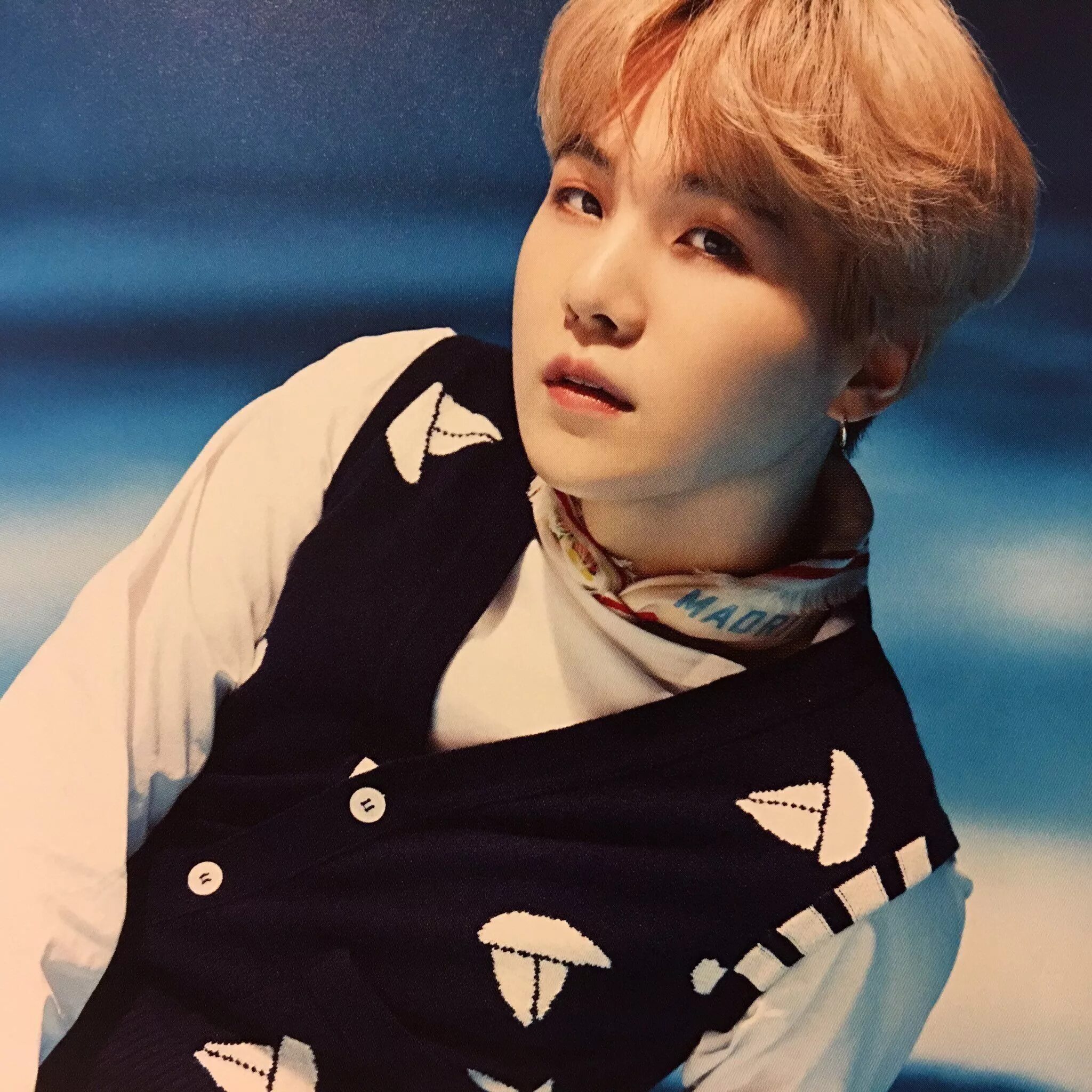 Сколько лет юнге из bts. Юнги бтс. шуга юнги из bts. юнги из бтс. мин юнги бтс.