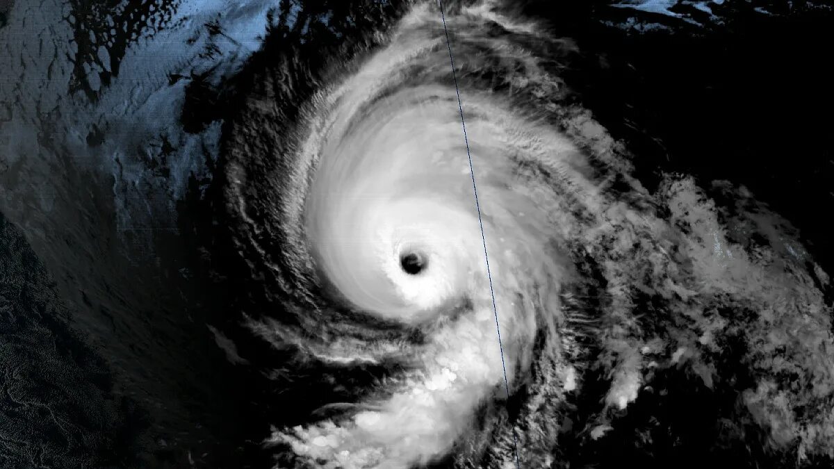 Hurricane maria. Ураган в тихом океане. Рождение ураганов в тихом океане.