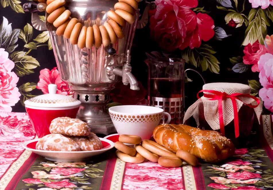 Традиционное русское чаепитие. Традиции русского чаепития с самоваром. Чайный стол в русских традициях. Самовар чай.