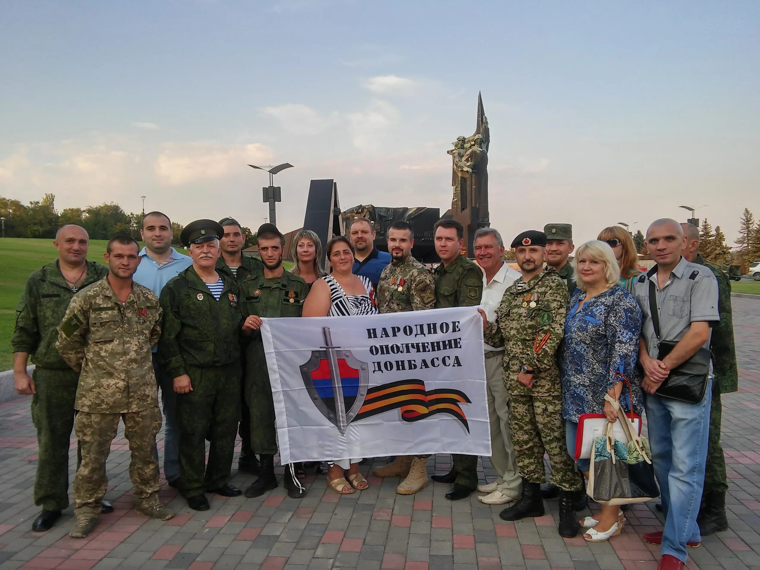 Ополчение новости сейчас. Донецкий аэропорт сейчас ополченцы. Луганское ополчение. Ополчение 2014. Ополченцы новороссии 2014.