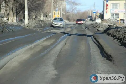 Колея на дороге