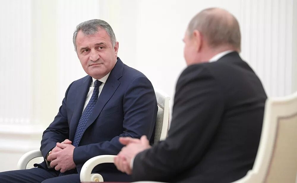Политики южной осетии. Политики южной осетии