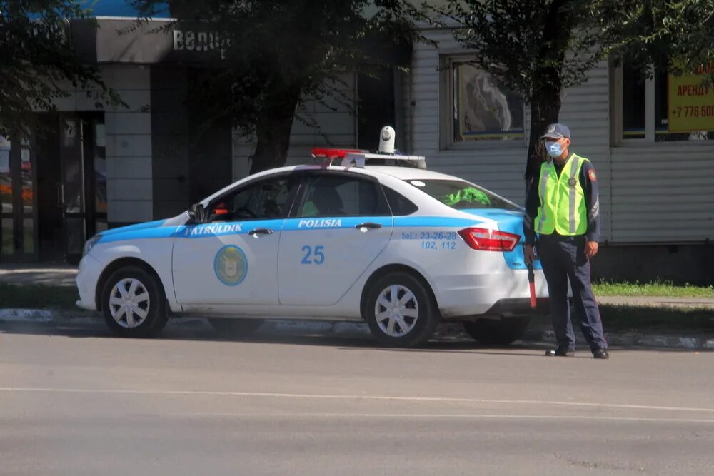 Ука кз новости усть. ОПМ безопасная дорога Казахстан. Полковник полиции Усть Каменогорск. УК кз. Полиция на улице в Усть Каменогорске.