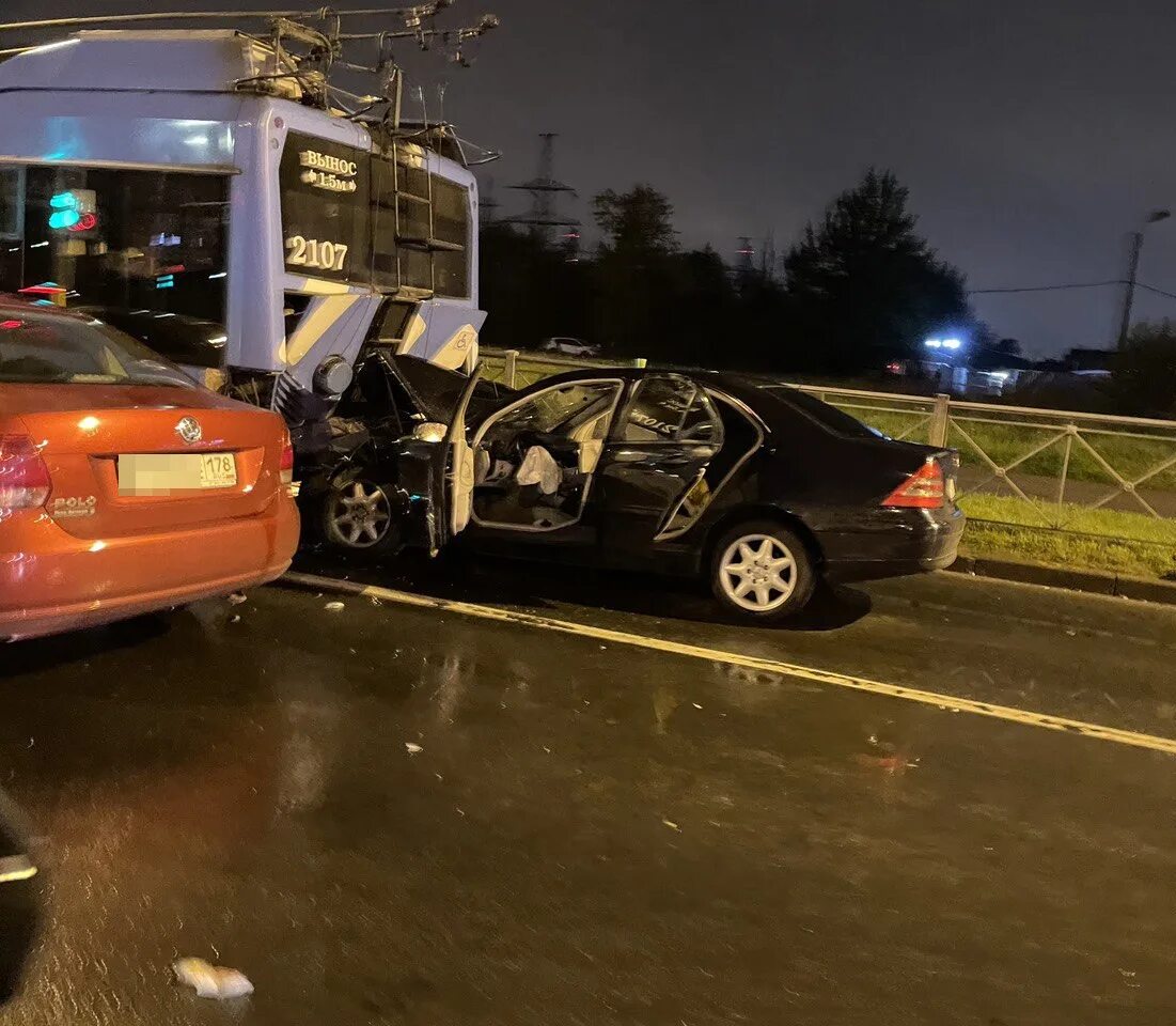 Про та та ранила. 11. Про та та ранила. 2021 около ярославля. Авария со скорой на варшавке.