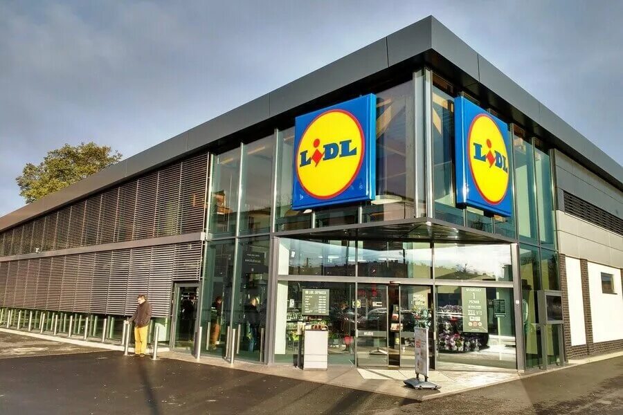 Lidl rs. Магазин лидл. лидл фото. lidl in streets. lidl in streets building.