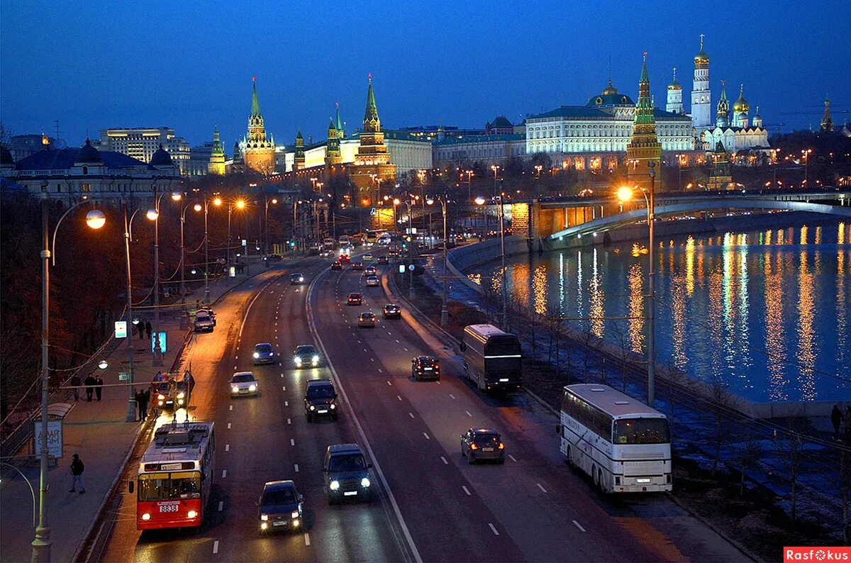 Город. Москва в расфокусе. Поспать в москве