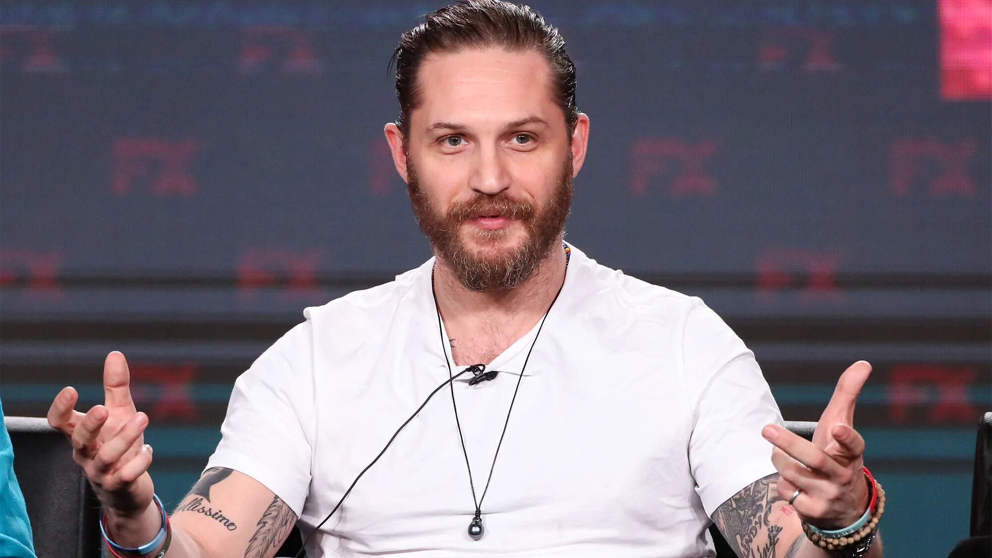 Томом харди голубой или нет. Tom hardy. том харди фото. том харди сейчас 2025. том харди 2025.