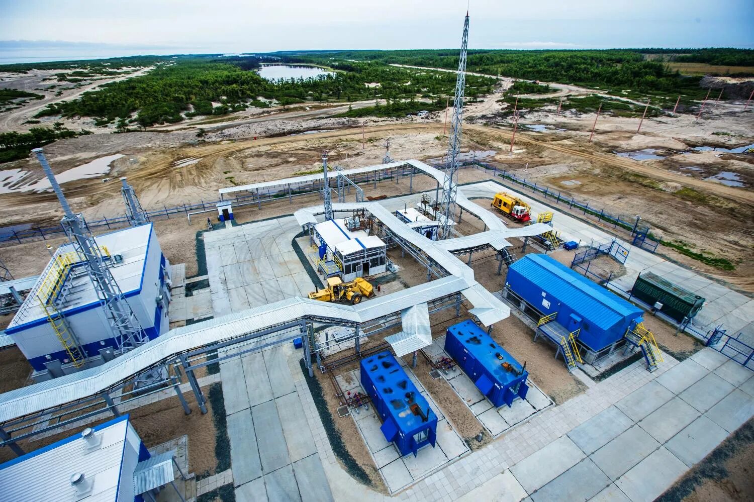 омский нпз нефтеперерабатывающий завод стройка. стройка нефтезавода омск. газпром фото. нефтеперерабатывающие заводы в башкирии. строительство нефтегазового комплекса.