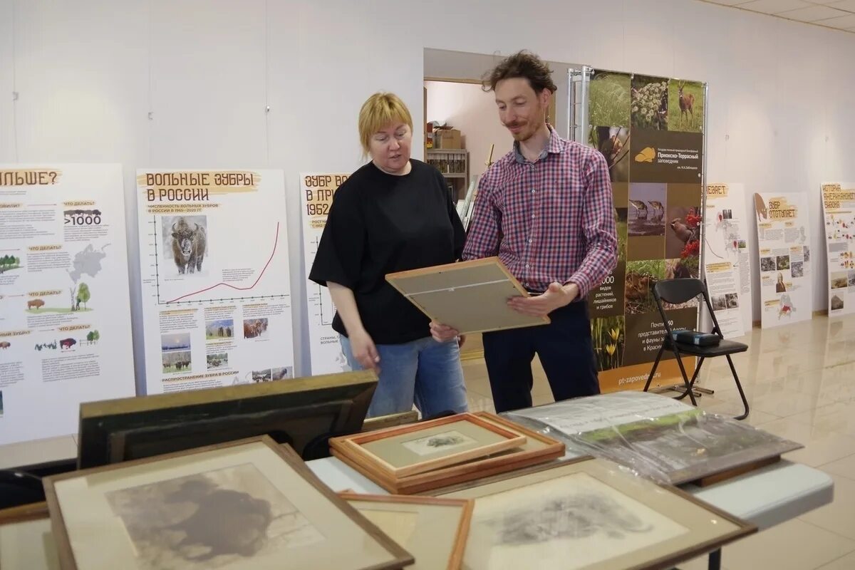 Серпухов выставка современного искусства. Вернисаж. Живая связь времен конкурс идеи. Серпухов выставка. Серпухов выставка.