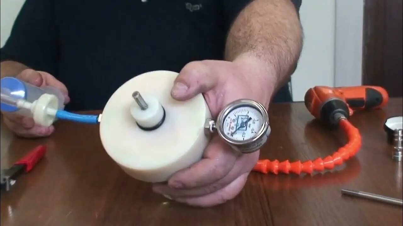 Как пылесосом сделать вакуум. Ручной пневмотестер - вакуумный насос  pressure-vacuum pump. ручной вакуумный насос своими руками. самодельный ручной вакуумный насос. вакуумная мешалка для полиуретана.