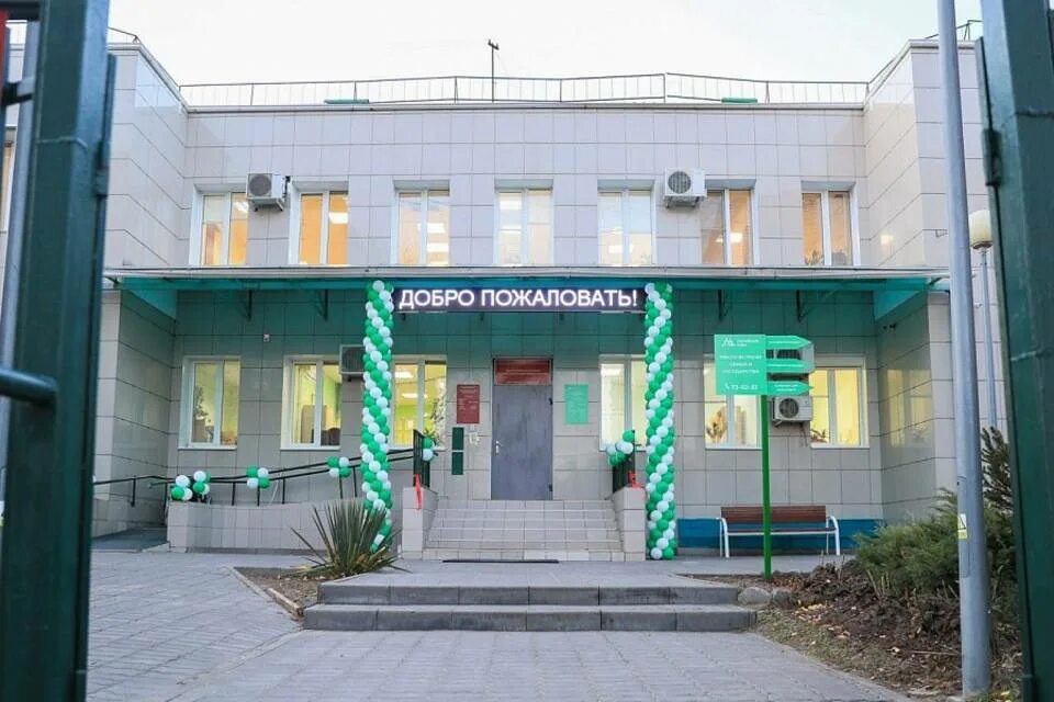 Волгоград центр семья краснооктябрьский. Пельше 11 волгоград на карте. Роддом 5 волгоград краснооктябрьского. Волгоград центр семья краснооктябрьский. Волгоград центр семья краснооктябрьский.