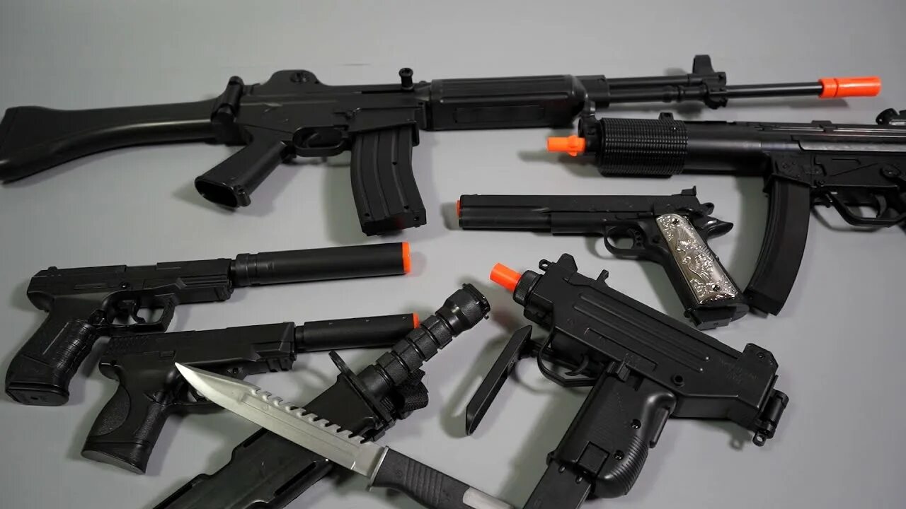 Realistic gun. Mp5 игрушка. Оружие Toy Gun realistic. Игрушки оружие от аирсофт Ган ТТ. Toy Weapon collection.