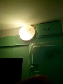 В подъезде 3 лампочка не