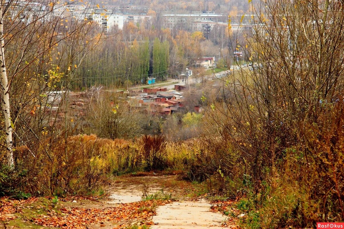 Октябрь нижний новгород. Верхние Печеры СССР. Печёры ноябрь. Владимир в ноябре фото. Печёры дом старый.