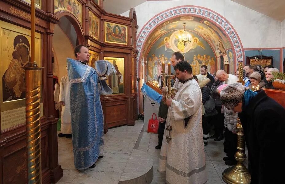 церковь михаила архангела в переделкино. веры, надежды, любови и матери их софии в кокошкино г. церковь в кокошкино фото. храм веры надежды любви матрикс софи кашира. храм веры надежды любови и матери их софии.