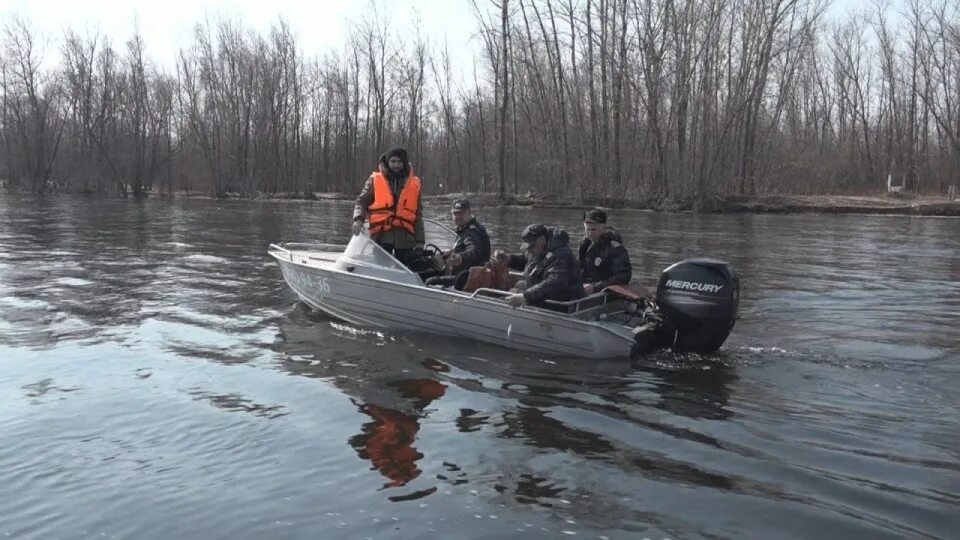 Можно ли на лодке в нерестовый период. Рыболовный промысел. Нерестовый запрет. Рыбаки промысел. Нерестовый запрет в Тверской области.