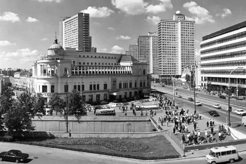 Арбатская площадь москва