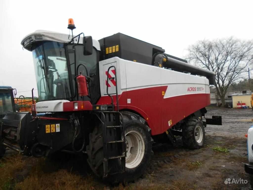 новый комбайн акрос 585. рсм-152 acros-595 plus. акросом плюс. рсм-152 acros-595 plus. зерноуборочный комбайн acros 595 plus.