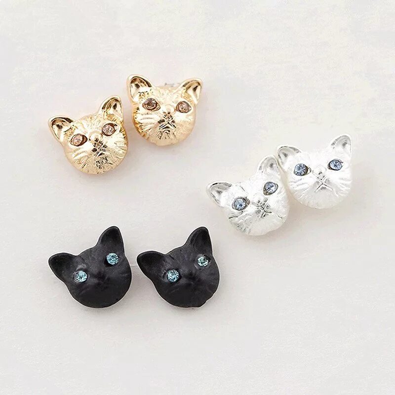 Серёжки гвоздики котики. Серьги кошечки. Серьги кошечки. Сережки с котятами. Гвоздики кошки.