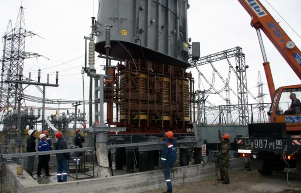 Ремонтный трансформатор. Капитальный ремонт трансформатора 110 кв. колокол трансформатора 110 кв. разгрузка трансформатора 110 кв. демонтаж силового трансформатора.