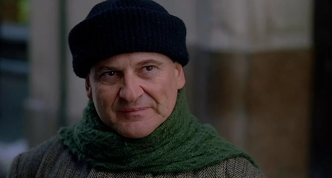 Home alone 4. Home alone 2024 дата выхода. Home alone 2021. Джо пеши один дома 2. Home alone заставка фильма.