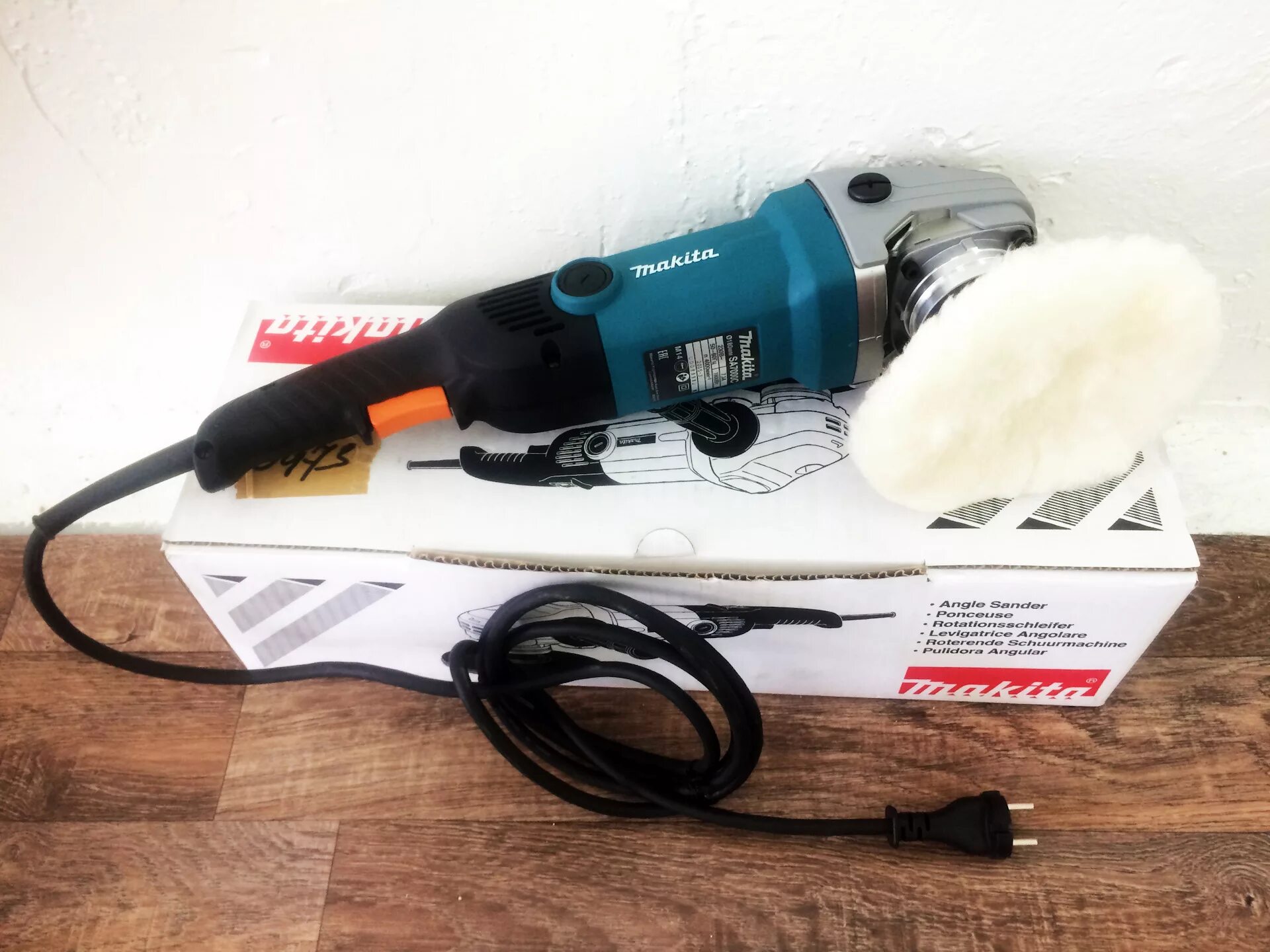 Роторная полировальная машинка makita. Шлифмашинаполировал makita sa7000c 1600 вт. Makita sa 7000 с шлифмашина полировальная. Шлифмашина угл makita sa7000c. Шлифмашина угл makita sa7000c.
