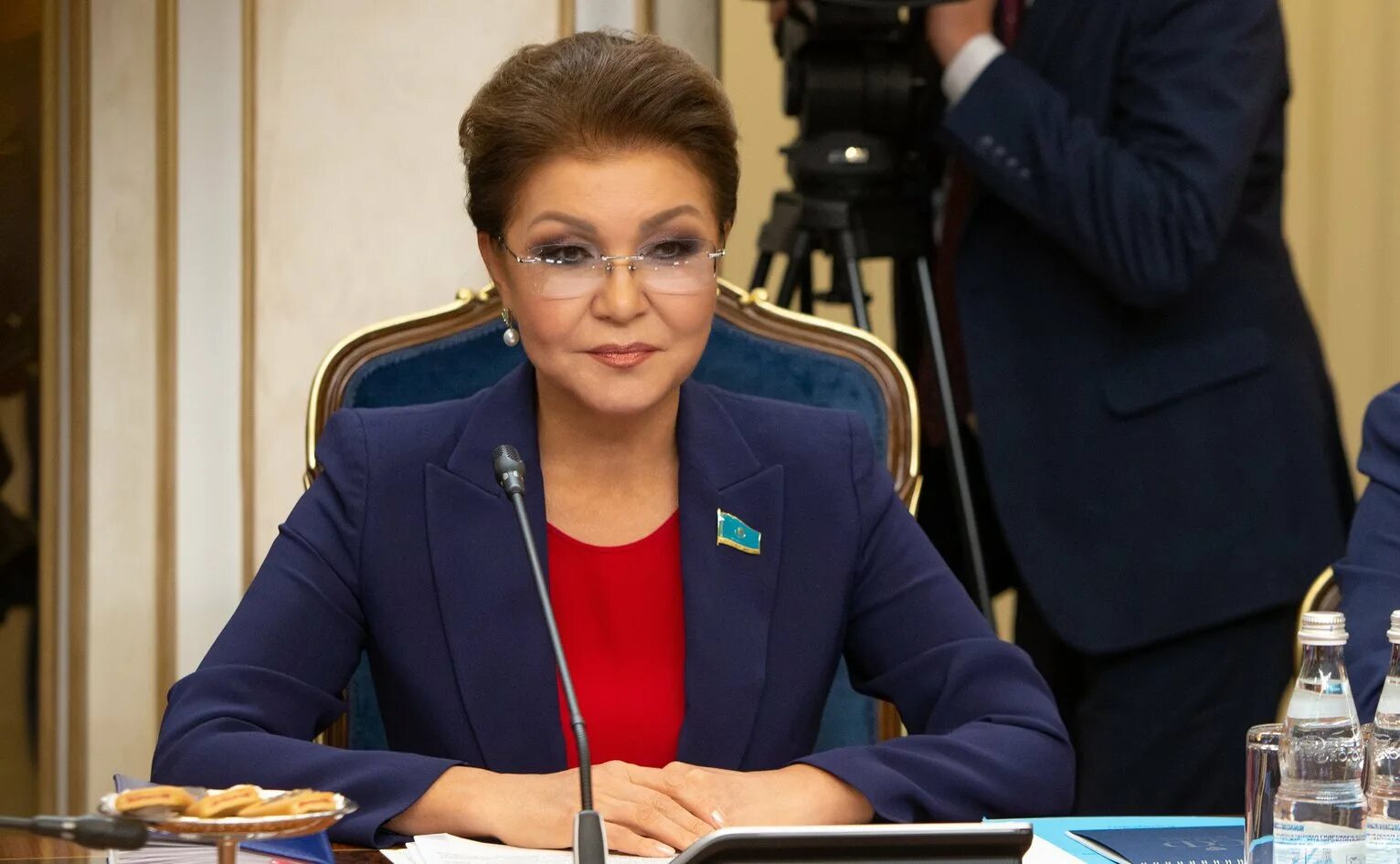 Телефон номер назарбаеву. Телефон номер назарбаеву. Назарбаев звание елбасы. Нурсултан назарбаев. Телефон номер назарбаеву.