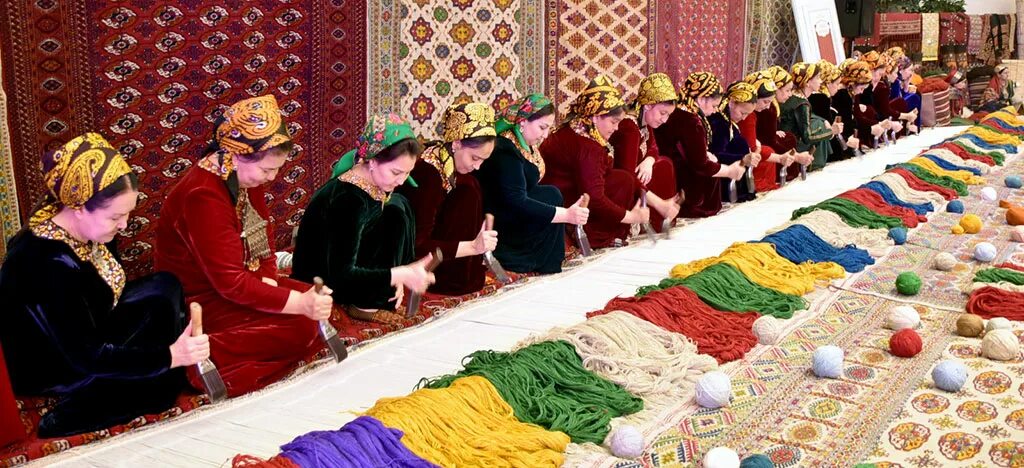 Туркмен халкам. Ковроделие в Туркменистане. Ковроткачество Туркменистана. Праздник туркменского ковра Turkmen Carpet Day Туркменистан. Ковроделие Бухары.