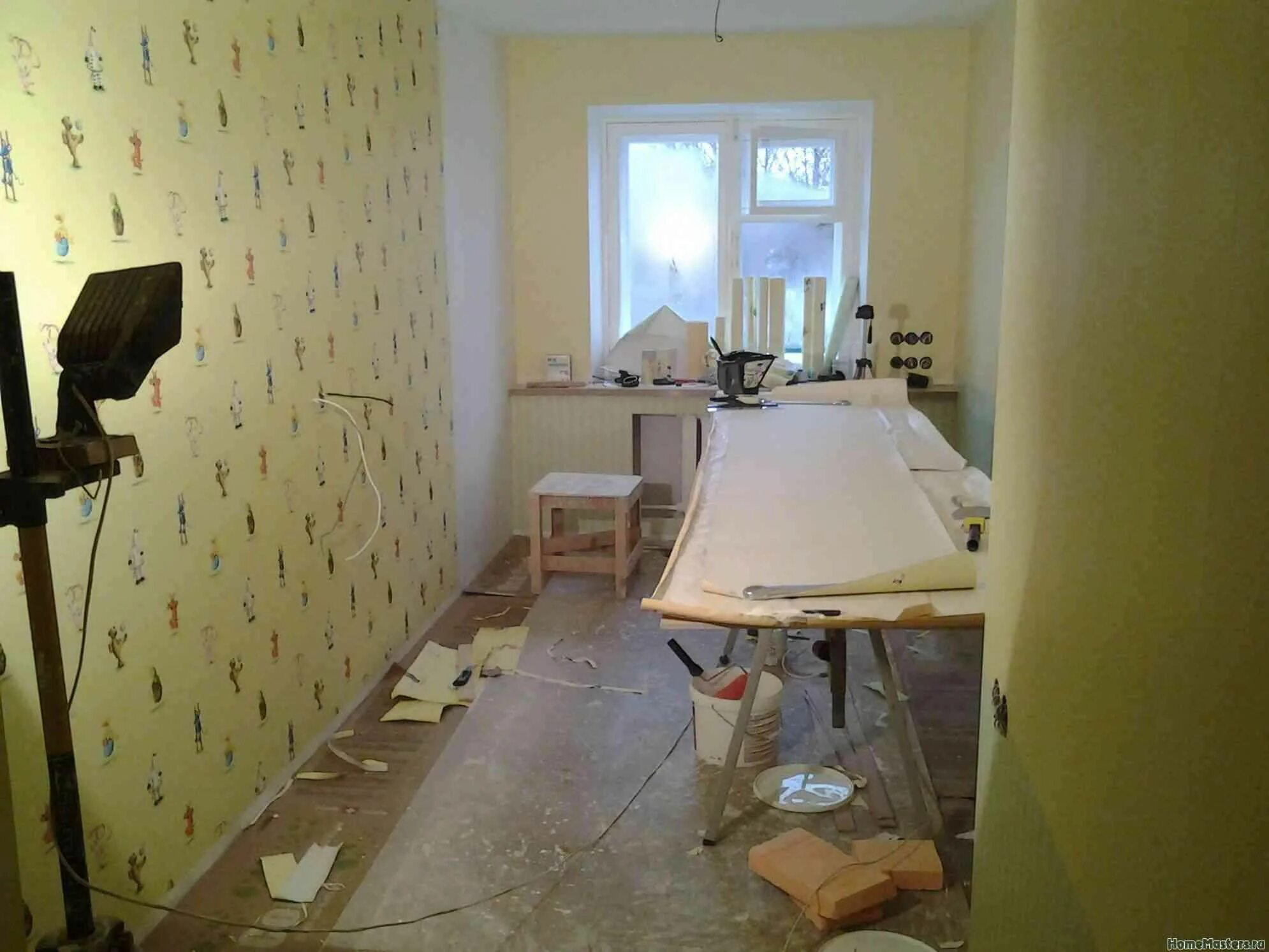 Монтаж перегородок на стяжку. Укладка линолеума на линолеум. Выложить пол в ванной плиткой. Ремонт сначала пол или. Что сначала стяжка или штукатурка стен.